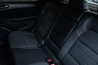 RENAULT ARKANA 1.6 E-TECH techno SUV 5dr Petrol Hybrid Auto Euro 6 (s/s) (145 p