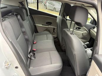 RENAULT MEGANE 1.6 16V Bizu Hatchback 5dr Petrol Manual Euro 5 (100 ps)