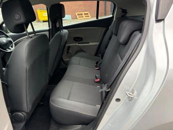 RENAULT MEGANE 1.6 16V Bizu Hatchback 5dr Petrol Manual Euro 5 (100 ps)