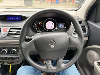 RENAULT MEGANE 1.6 16V Bizu Hatchback 5dr Petrol Manual Euro 5 (100 ps)