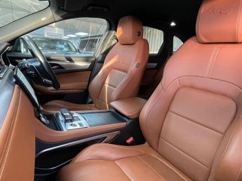 JAGUAR F-PACE 2.0 D200 MHEV R-Dynamic SE SUV 5dr Diesel Auto AWD Euro 6 (s/s) 