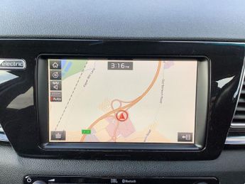 KIA NIRO 64kWh First Edition SUV 5dr Electric Auto (201 bhp)