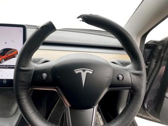 TESLA Model 3 Standard Range Plus Saloon 4dr Electric Auto RWD (241 bhp)