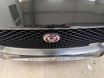 JAGUAR F-PACE 3.0 D300 V6 S SUV 5dr Diesel Auto AWD Euro 6 (s/s) (300 ps)