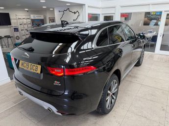 JAGUAR F-PACE 3.0 D300 V6 S SUV 5dr Diesel Auto AWD Euro 6 (s/s) (300 ps)