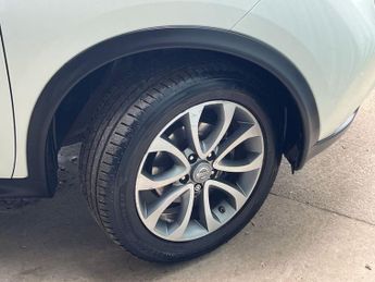 NISSAN JUKE 1.6 Tekna SUV 5dr Petrol XTRON Euro 6 (117 ps)
