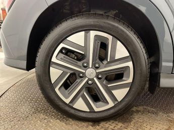 HYUNDAI KONA 64kWh Premium SUV 5dr Electric Auto (10.5kW Charger) (204 ps)