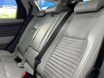 LAND ROVER DISCOVERY SPORT 2.0 SD4 HSE Luxury SUV 5dr Diesel Auto 4WD Euro 6 (s/s) (240 ps)