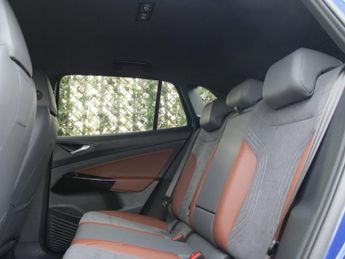 VOLKSWAGEN ID.4 Pro Performance 77kWh 1ST Edition SUV 5dr Electric Auto (204 ps)