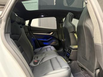 PORSCHE TAYCAN Performance Plus 93.4kWh Turbo S Saloon 4dr Electric Auto 4WD (7