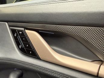 PORSCHE TAYCAN Performance Plus 93.4kWh Turbo S Saloon 4dr Electric Auto 4WD (7