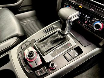 AUDI A4 ALLROAD 2.0 TDI Sport Estate 5dr Diesel S Tronic quattro Euro 5 (s/s) (1