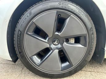 TESLA Model 3 (Dual Motor) Long Range Saloon 4dr Electric Auto 4WDE (346 ps)