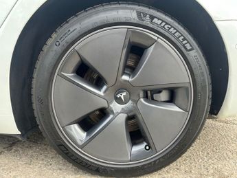 TESLA Model 3 (Dual Motor) Long Range Saloon 4dr Electric Auto 4WDE (346 ps)