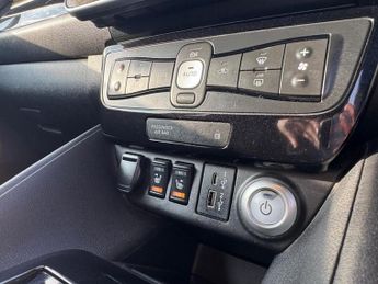 NISSAN LEAF 39kWh N-Connecta Hatchback 5dr Electric Auto (150 ps)