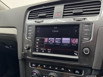 VOLKSWAGEN E-GOLF e-Golf Hatchback 5dr Electric Auto (115 ps)