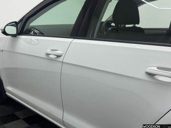 VOLKSWAGEN E-GOLF e-Golf Hatchback 5dr Electric Auto (115 ps)