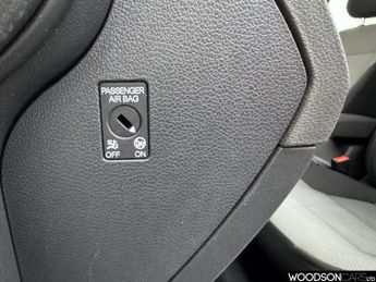 VOLKSWAGEN E-GOLF e-Golf Hatchback 5dr Electric Auto (115 ps)