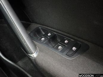 VOLKSWAGEN E-GOLF e-Golf Hatchback 5dr Electric Auto (115 ps)