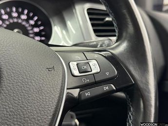 VOLKSWAGEN E-GOLF e-Golf Hatchback 5dr Electric Auto (115 ps)