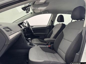 VOLKSWAGEN E-GOLF e-Golf Hatchback 5dr Electric Auto (115 ps)