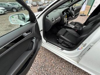 AUDI A4 2.0 TDI Black Edition Saloon 4dr Diesel S Tronic quattro Euro 5 