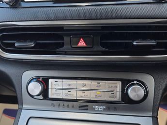 HYUNDAI KONA 39kWh SE Connect SUV 5dr Electric Auto (10.5kW Charger) (136 ps)