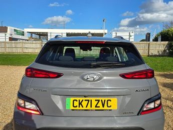 HYUNDAI KONA 39kWh SE Connect SUV 5dr Electric Auto (10.5kW Charger) (136 ps)