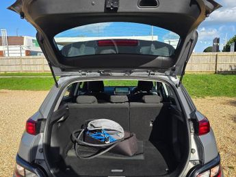 HYUNDAI KONA 39kWh SE Connect SUV 5dr Electric Auto (10.5kW Charger) (136 ps)