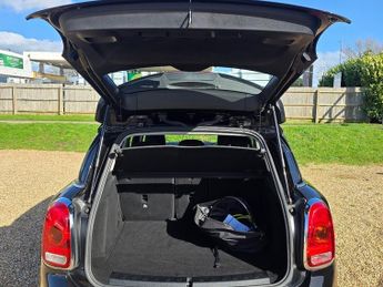 MINI COUNTRYMAN 1.5 7.6kWh GPF Cooper SE SUV 5dr Petrol Plug-in Hybrid Auto ALL4