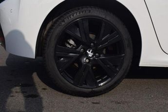 PEUGEOT 208 1.2 PureTech Allure Hatchback 5dr Petrol EAT Euro 6 (s/s) (100 p