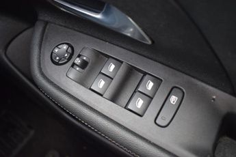 VAUXHALL MOKKA ELECTRIC 50kWh Ultimate SUV 5dr Electric Auto (136 ps)