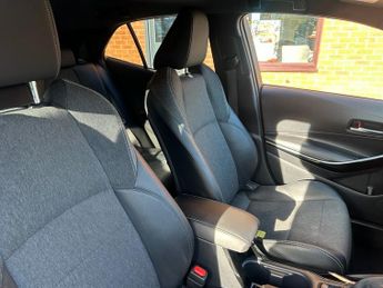 TOYOTA COROLLA 1.8 VVT-h GPF Design Hatchback 5dr Petrol Hybrid CVT Euro 6 (s/s