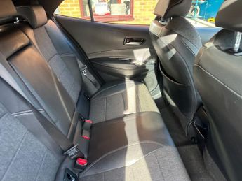 TOYOTA COROLLA 1.8 VVT-h GPF Design Hatchback 5dr Petrol Hybrid CVT Euro 6 (s/s