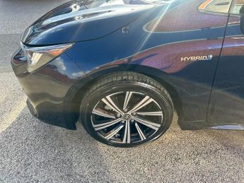 TOYOTA COROLLA 1.8 VVT-h GPF Design Hatchback 5dr Petrol Hybrid CVT Euro 6 (s/s
