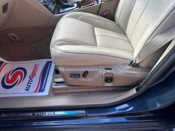VOLVO XC90 2.4 D5 Executive SUV 5dr Diesel Geartronic 4WD Euro 5 (200 ps)