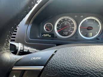 VOLVO XC90 2.4 D5 Executive SUV 5dr Diesel Geartronic 4WD Euro 5 (200 ps)