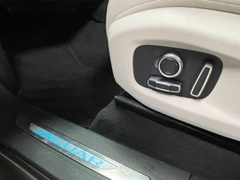 JAGUAR F-PACE 2.0 D165 R-Sport SUV 5dr Diesel Manual Euro 6 (s/s) (163 ps)