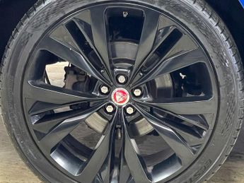 JAGUAR F-PACE 2.0 D180 R-Sport SUV 5dr Diesel Auto AWD Euro 6 (s/s) (180 ps)