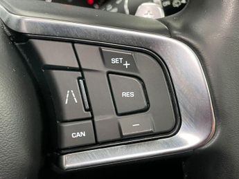 JAGUAR F-PACE 2.0 D180 R-Sport SUV 5dr Diesel Auto AWD Euro 6 (s/s) (180 ps)