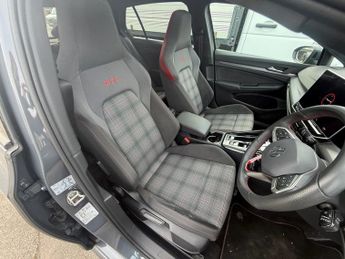 VOLKSWAGEN GOLF 2.0 TSI GTI Hatchback 5dr Petrol DSG Euro 6 (s/s) (265 ps)