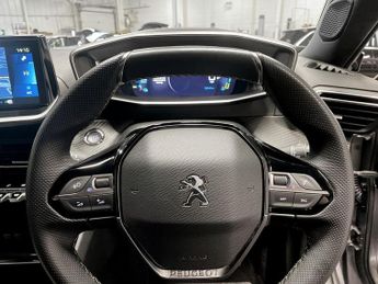 PEUGEOT E-2008 50kWh GT Premium SUV 5dr Electric Auto (136 ps)