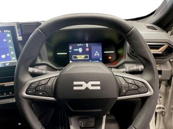 DACIA DUSTER 1.6 Hybrid EXTREME SUV 5dr Petrol Hybrid Auto Euro 6 (s/s) (140 