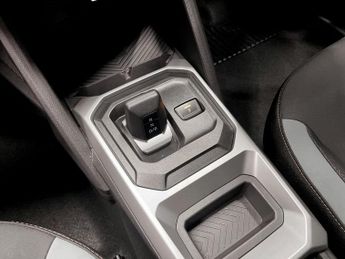 DACIA DUSTER 1.6 Hybrid EXTREME SUV 5dr Petrol Hybrid Auto Euro 6 (s/s) (140 