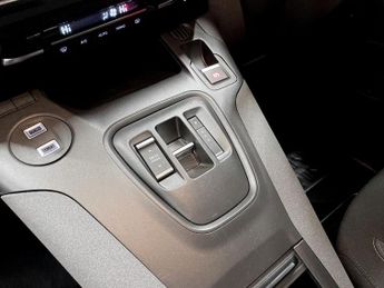 PEUGEOT e-Rifter 52kWh GT Standard MPV 5dr Electric Auto (7.4kW Charger) (136 ps)