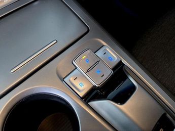 HYUNDAI KONA 64kWh Premium SUV 5dr Electric Auto (10.5kW Charger) (204 ps)
