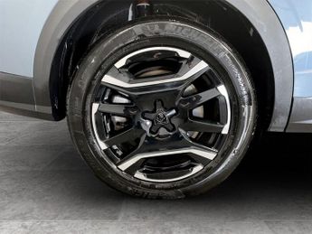 PEUGEOT E-5008 73kWh Allure SUV 5dr Electric Auto (210 ps)