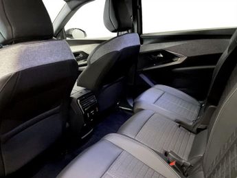 PEUGEOT E-5008 73kWh Allure SUV 5dr Electric Auto (210 ps)