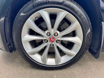 JAGUAR XF 2.0i R-Sport GPF Saloon 4dr Petrol Auto Euro 6 (s/s) (250 ps)