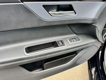 JAGUAR XF 2.0i R-Sport GPF Saloon 4dr Petrol Auto Euro 6 (s/s) (250 ps)